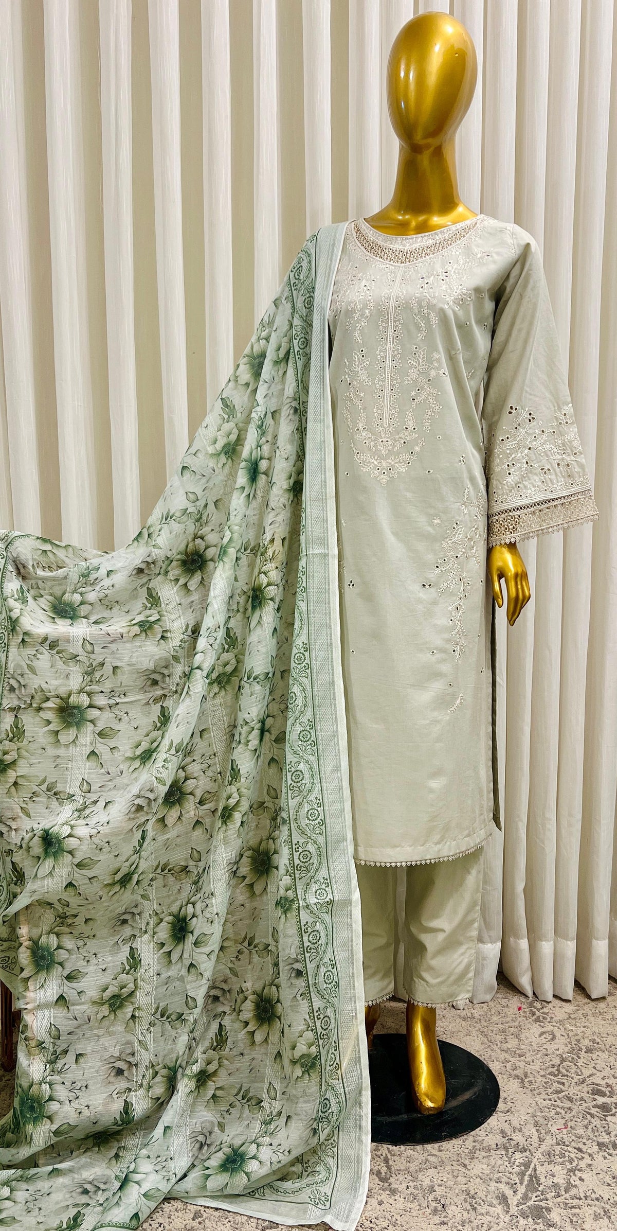 Pakistani Traditional 3 Pcs Suit